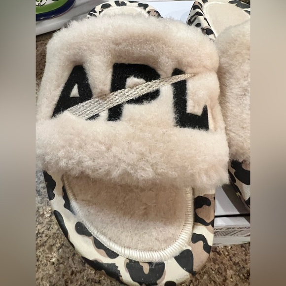 APL WOMEN'S SHEARLING SLIDES PARCHMENT/BLACK/LEOPARD, Size 8 NIB - Picture 3 of 5